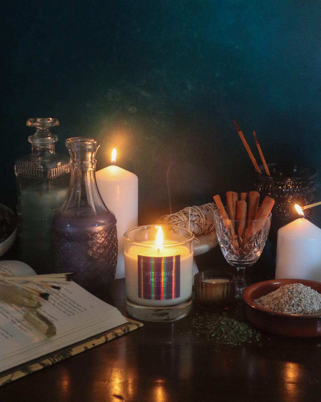 🔮 Witching Hour 🔮  - 40hr Candle